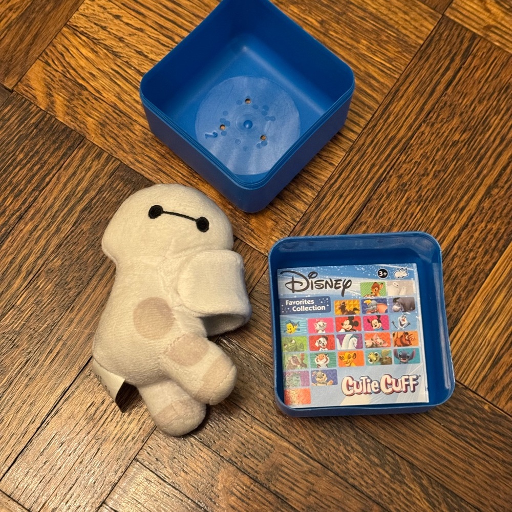 Disney Cutie Cuff Baymax